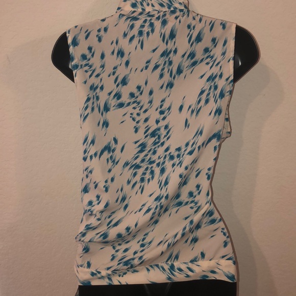 ❤️ 2/$20 Banana Republic SOLD - Picture 5 of 7